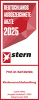 Auszeichnungssiegel des Magazins Stern für Prof. Dr. Karl Sterzik von Next Fertility Ulm als einer von 'Deutschlands ausgezeichnete Ärzte 2025' im Fachgebiet Kinderwunschbehandlung